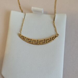 Elegant Gold Necklace